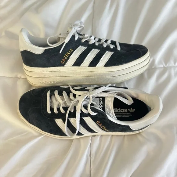 Adidas Gazelle Women's Black Sneakers - Picture 1 of 2